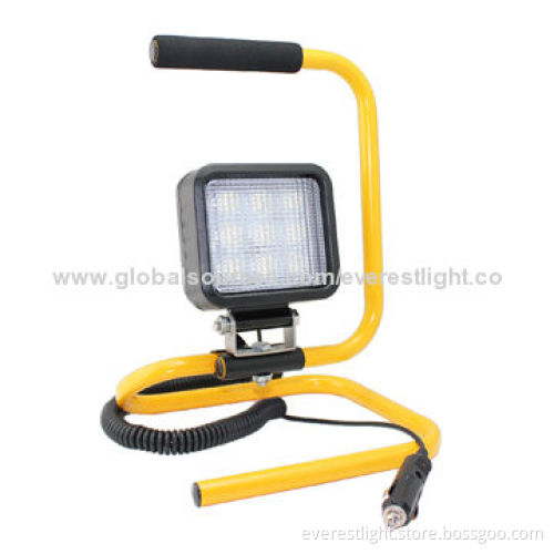 Portable vehicle repair LED work light with 1,600lm luminous flux
